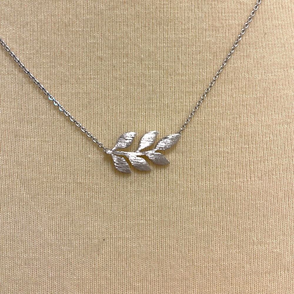 Necklace - Picture 2 of 3